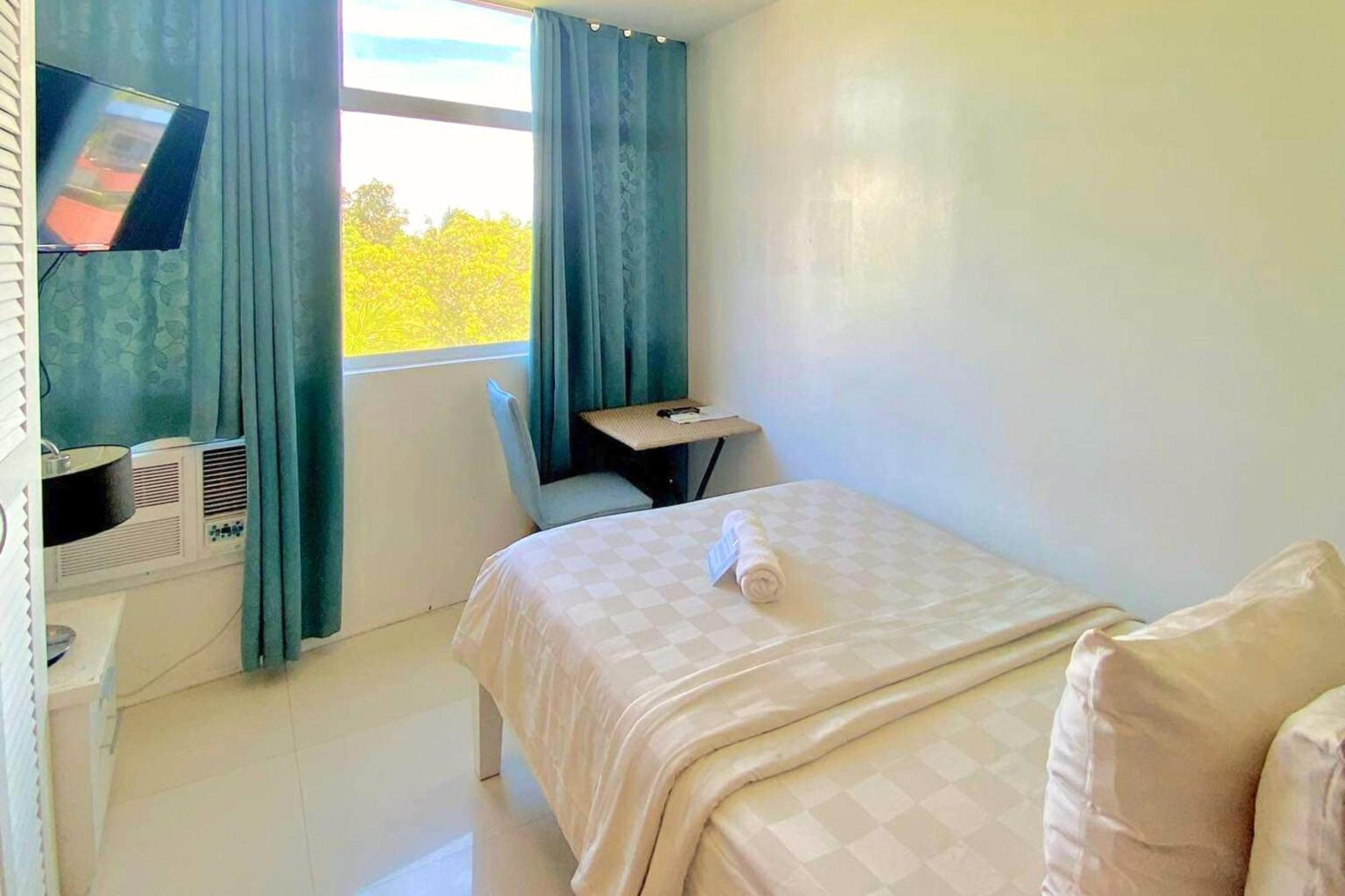 Tely'S Bed & Breakfast Iloilo Powered By Cocotel Luaran gambar